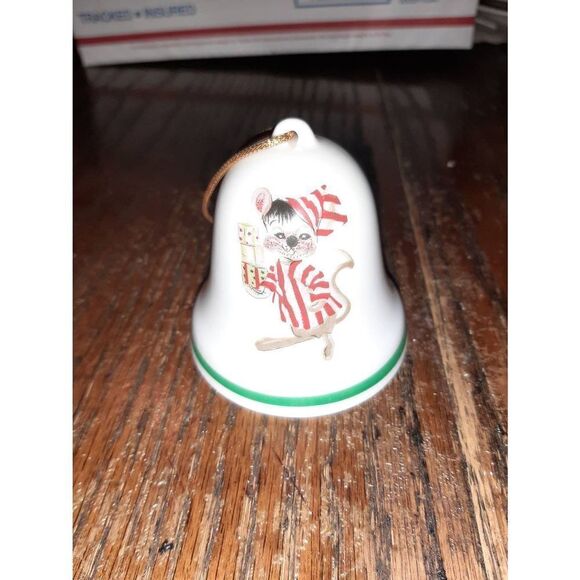 Vintage 1979 Porcelain Mouse Merry Christmas 1979 Bell Ornament Made in Japan - Picture 1 of 5